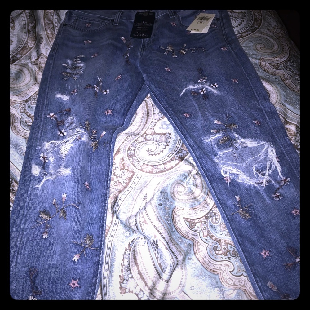 Lucky Brand embroidered distressed jeans size 29